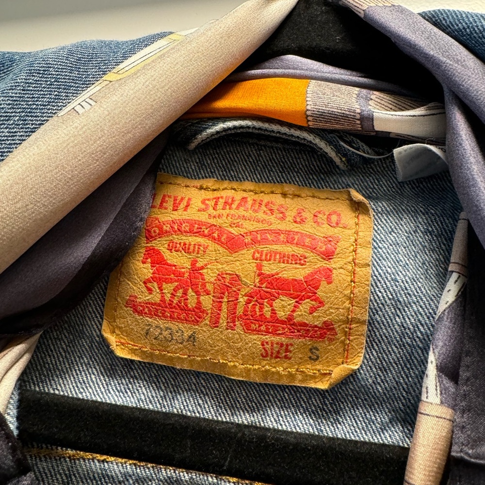 LEVI STRAUSS& CO denim jacket